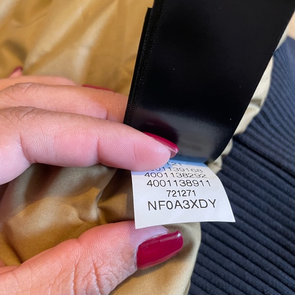 The Northface Mens Jacket - Picture 4 of 6